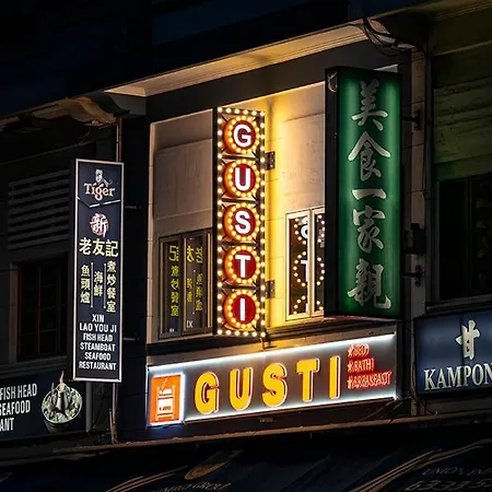 Gusti Bed & Breakfast Singapore